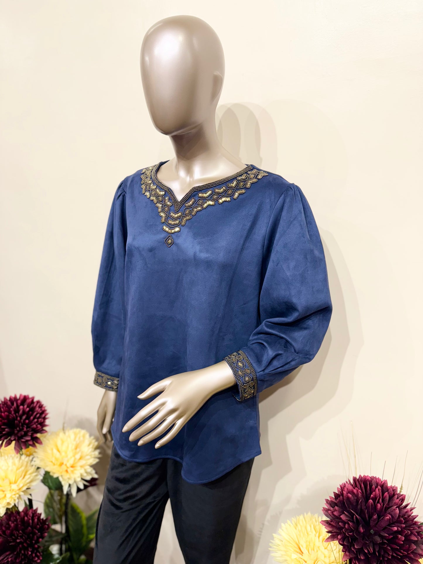 Velvet necklace top